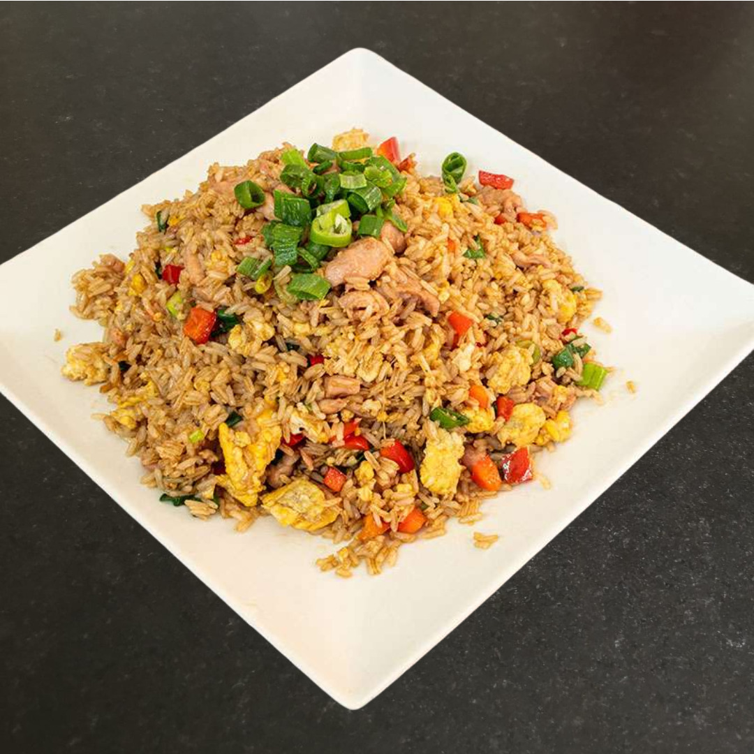Arroz Chaufa traiteur péruvien préparé par GRMiski à Nantes pour buffet et événement.